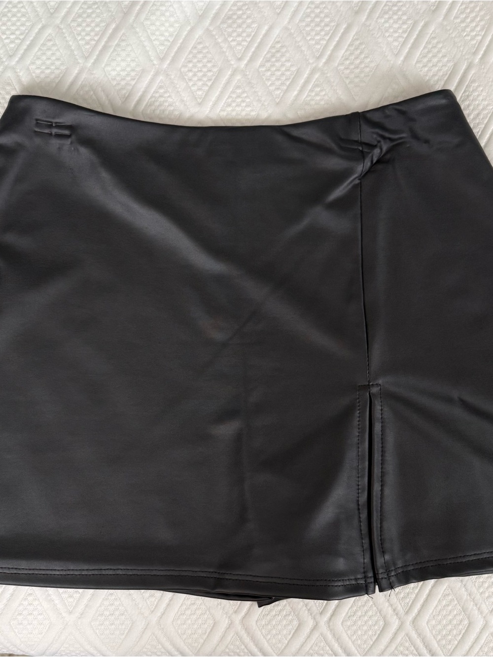 SHEIN Black Faux Leather Mini Skirt with Side Slit